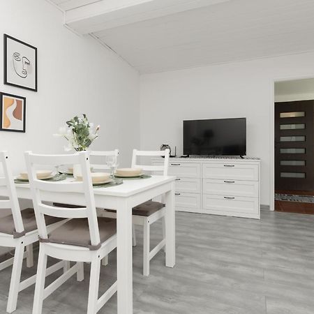 Metro Plac Wilsona Apartments Mickiewicza By Noclegi Renters Varsovia Exterior foto