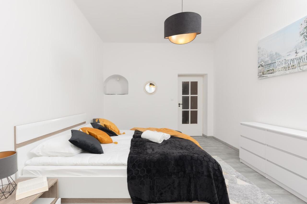 Metro Plac Wilsona Apartments Mickiewicza By Noclegi Renters Varsovia Exterior foto