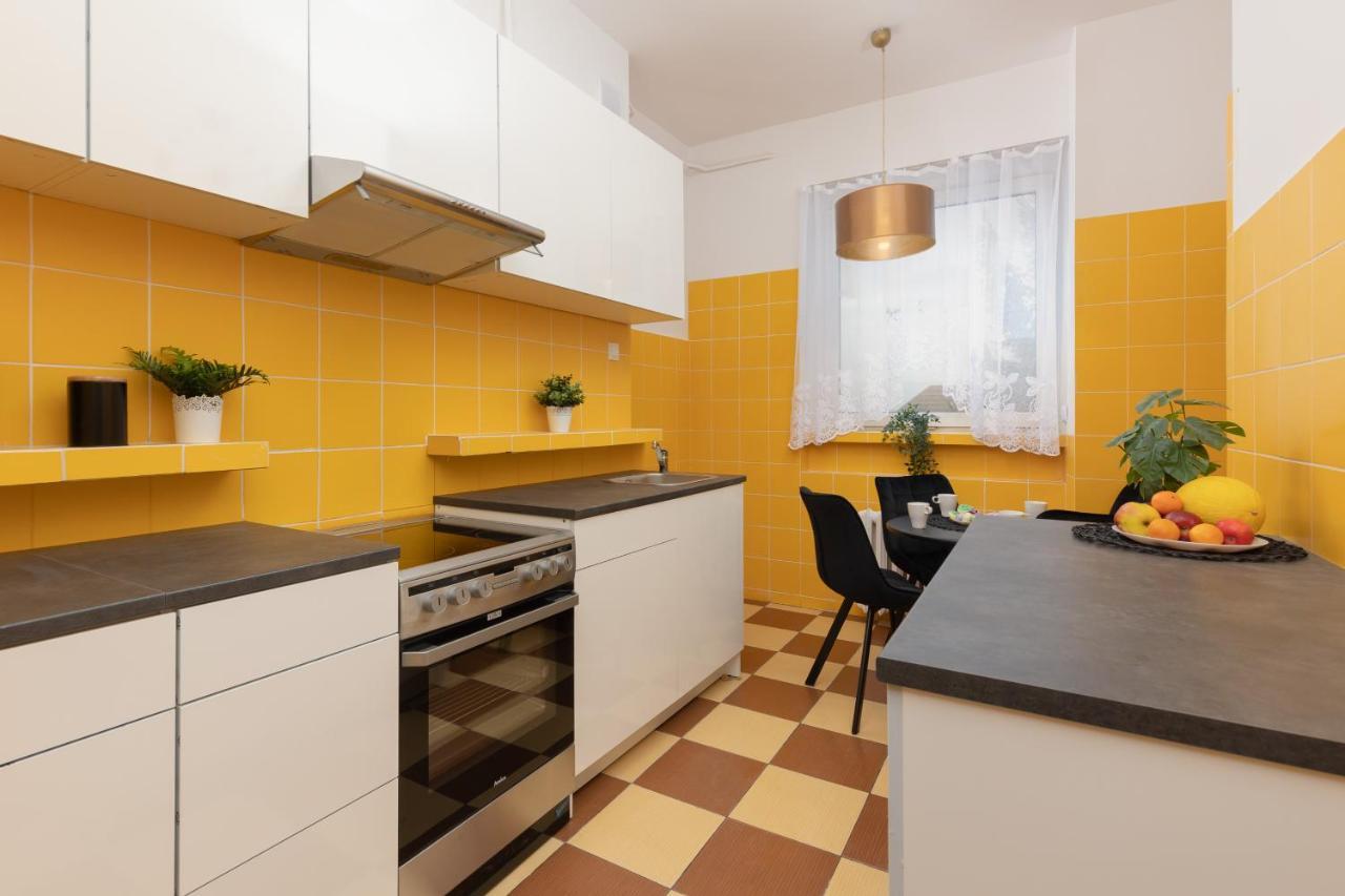 Metro Plac Wilsona Apartments Mickiewicza By Noclegi Renters Varsovia Exterior foto