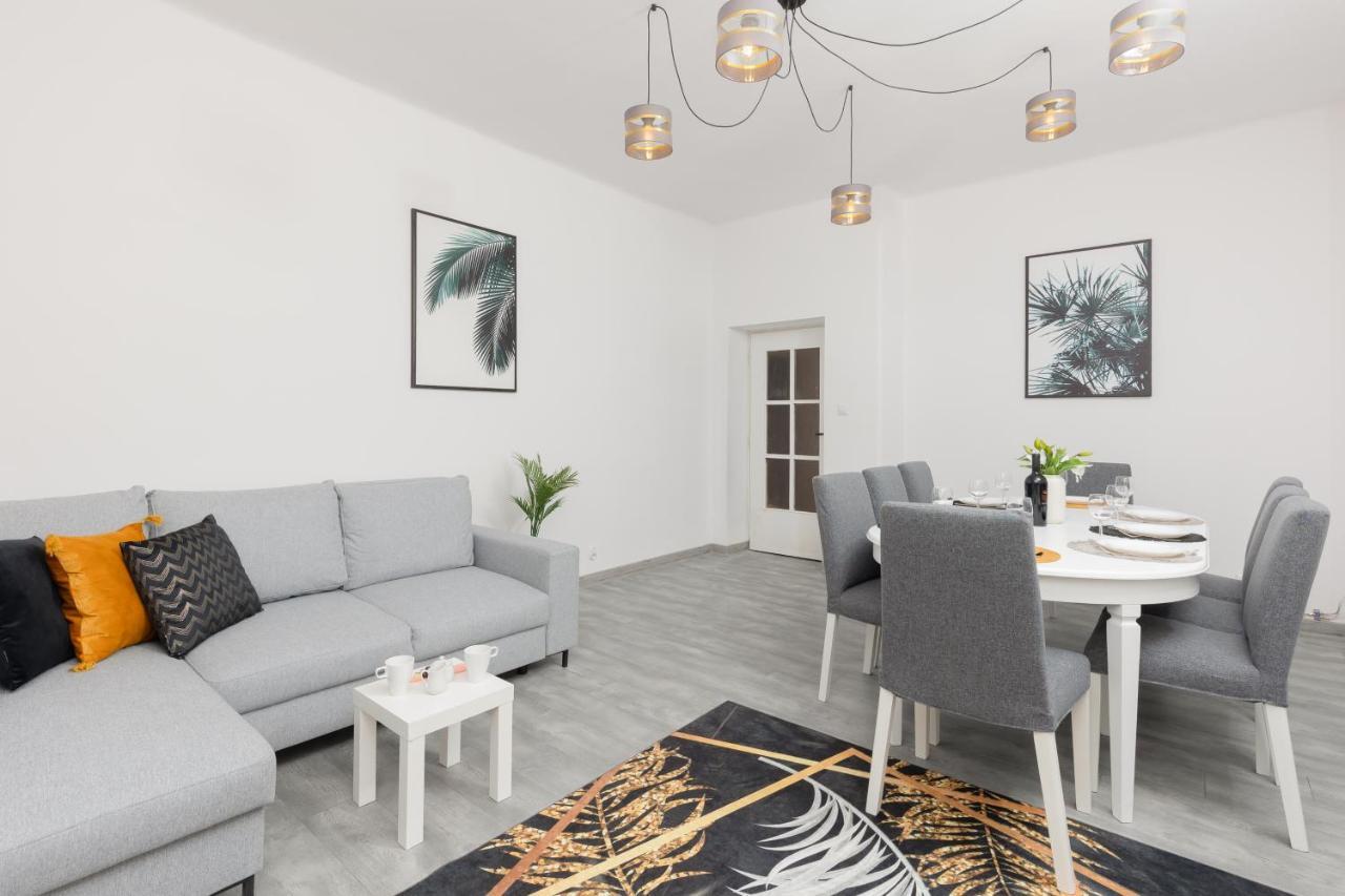 Metro Plac Wilsona Apartments Mickiewicza By Noclegi Renters Varsovia Exterior foto